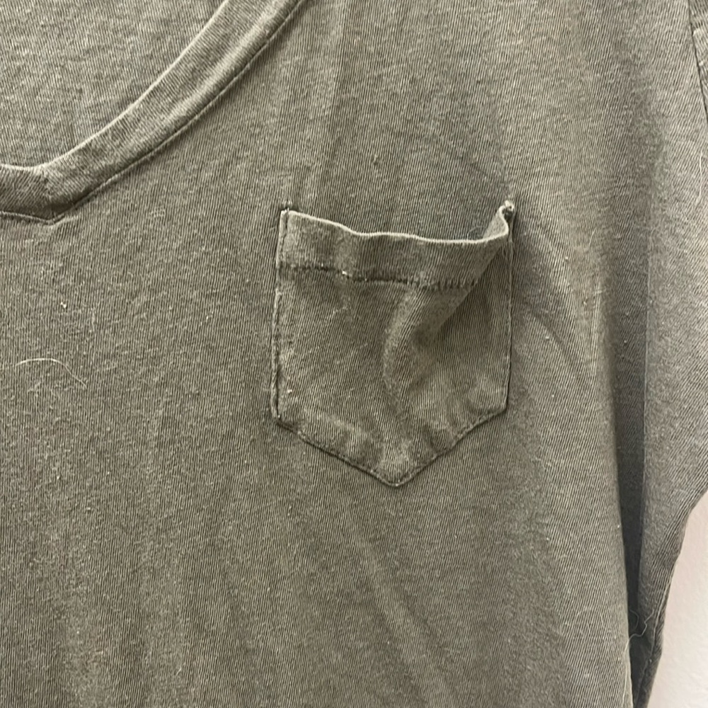 Express Olive colored t shirt - Picture 4 of 16